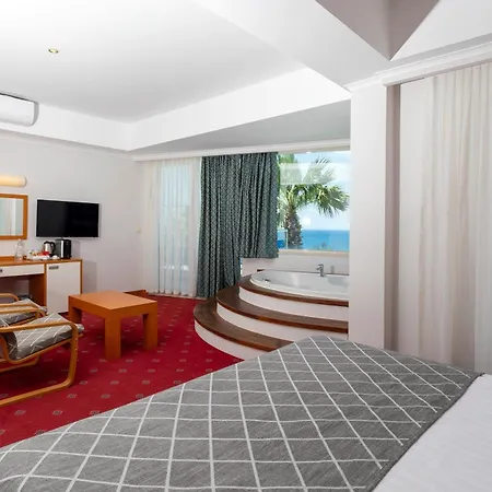 Sealight Hotell 5*