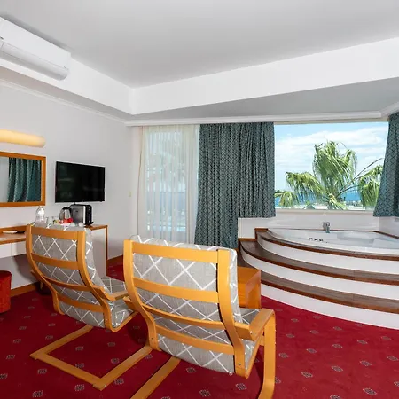 Sealight Hotell 5*